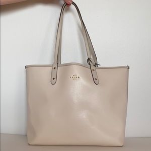 Coach Tote- Reversible!